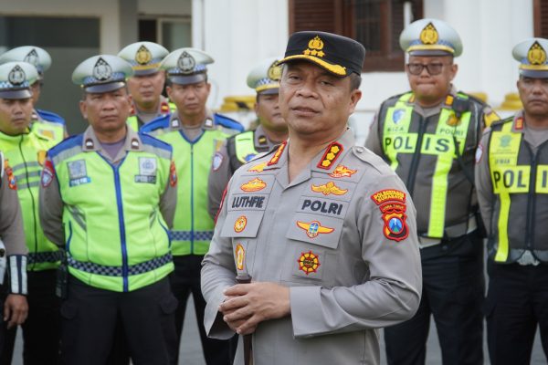 Tilang Manual Berlaku Lagi di Surabaya, Kapolrestabes Tegaskan Nol Toleransi Pungli